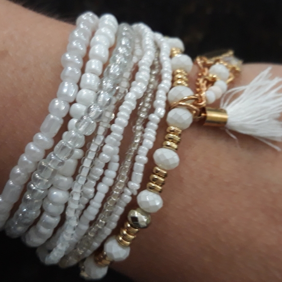 9 piece beaded bracelet set in white - Picture 4 of 4